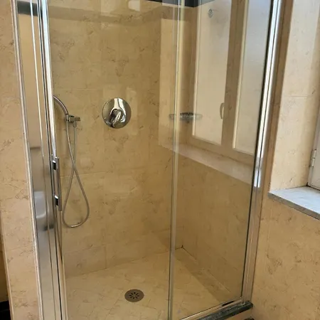 Gli Angioini Srl ナポリ