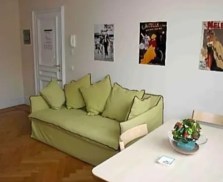 Gli Angioini Srl Nápoles