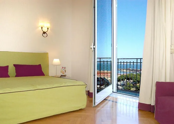 Aparthotel Gli Angioini Srl