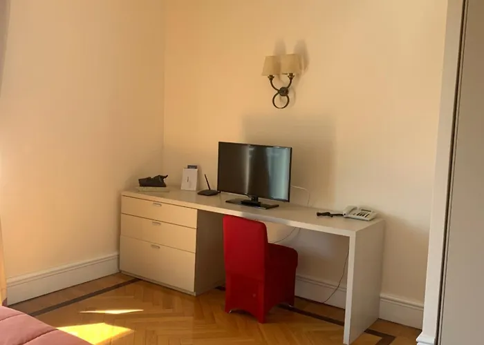 Aparthotel Gli Angioini Srl 4*