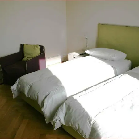 Hotel apartamentowy Gli Angioini Srl Neapol