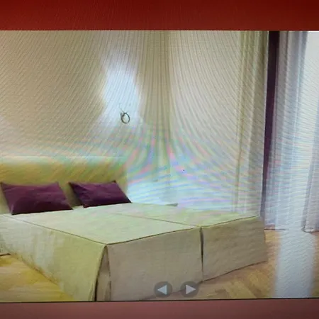 Gli Angioini Srl Hotel apartamentowy 4*